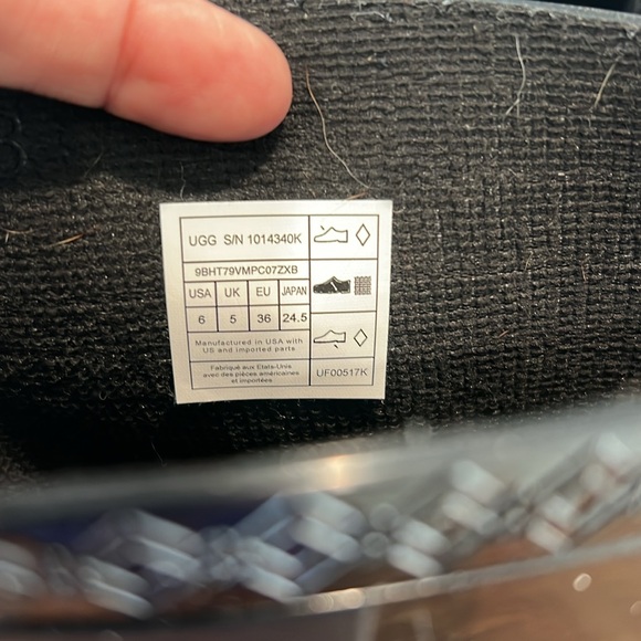 Youth size 6 UGG RAANA BOOTS - Picture 7 of 8